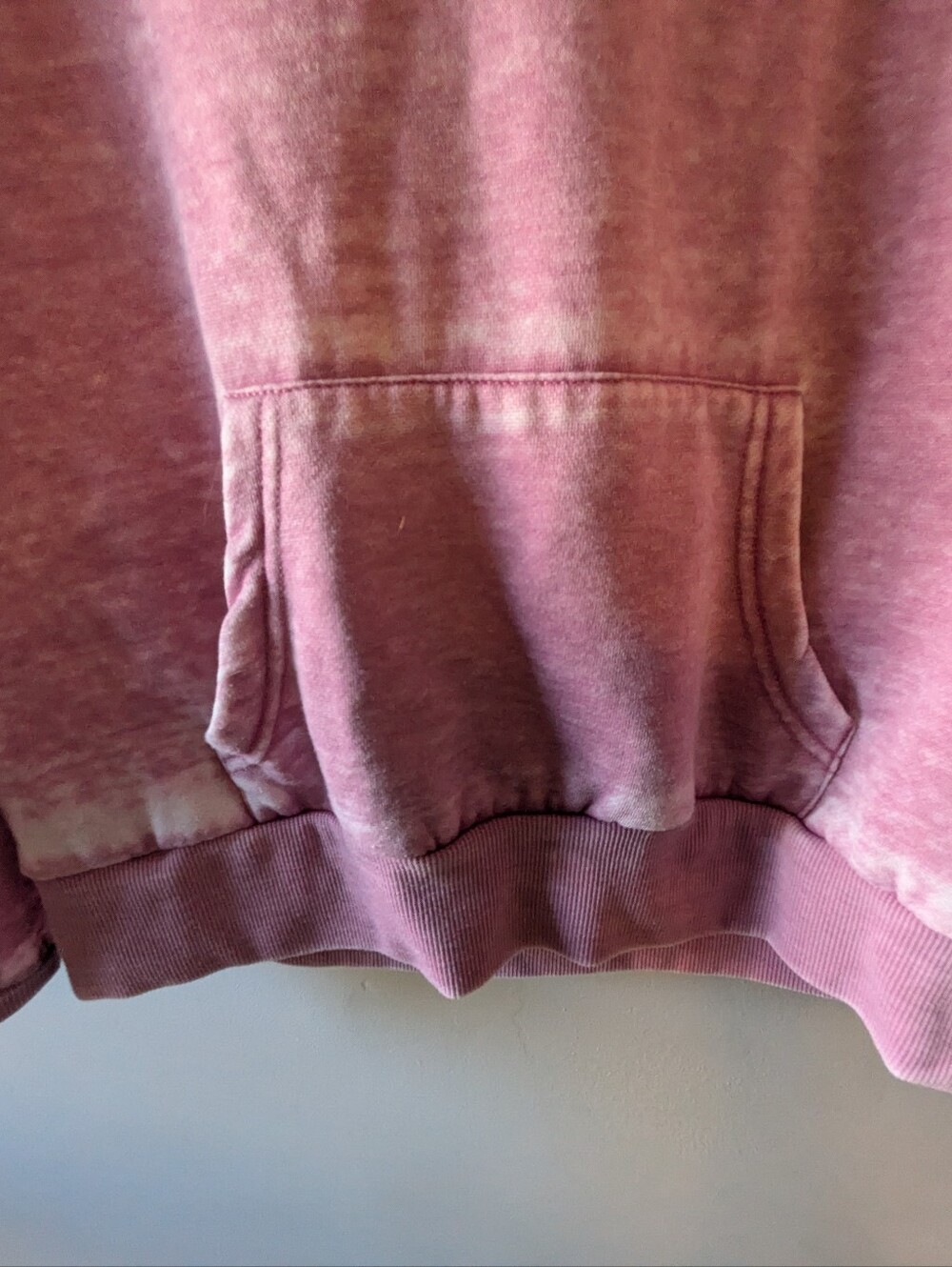 NWOT Las Vegas Women's Pink Hoodie Sweatshirt With Front Pocket Sz. M - Picture 3 of 7